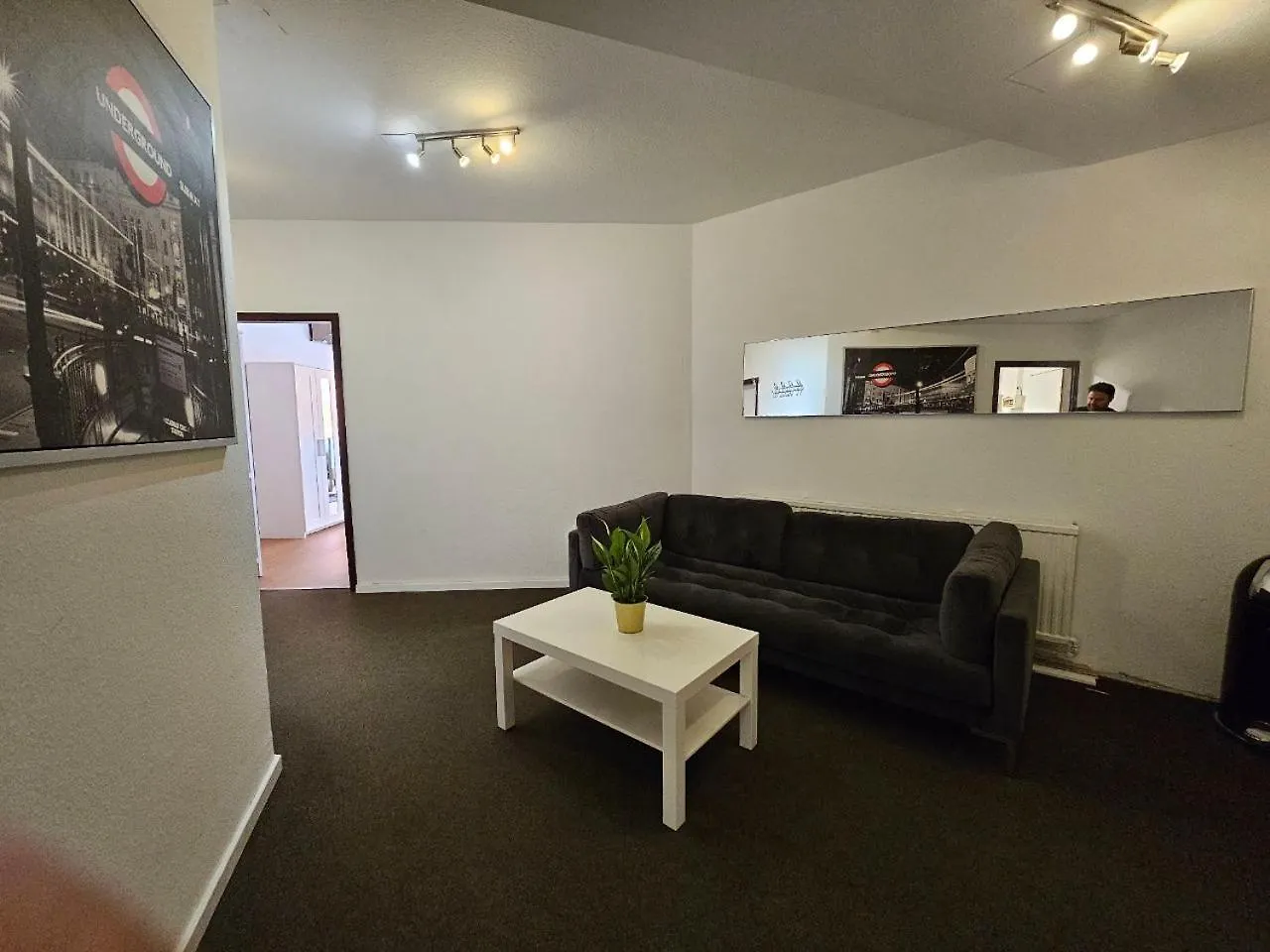 Eine Komfortable Wohnung Im Zentrum 쾰른 0*,  독일
